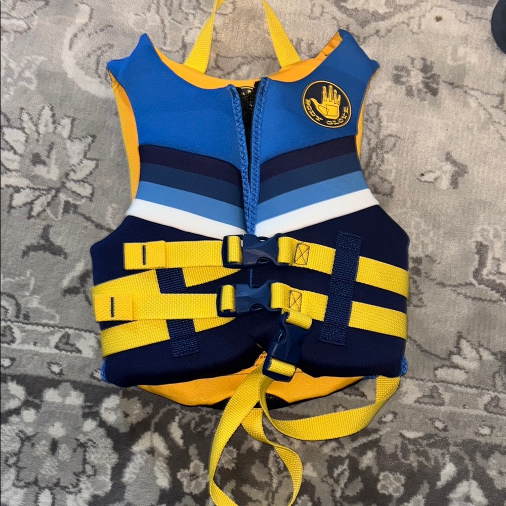 🌼Body glove Blue and Yellow Life Vest🐠